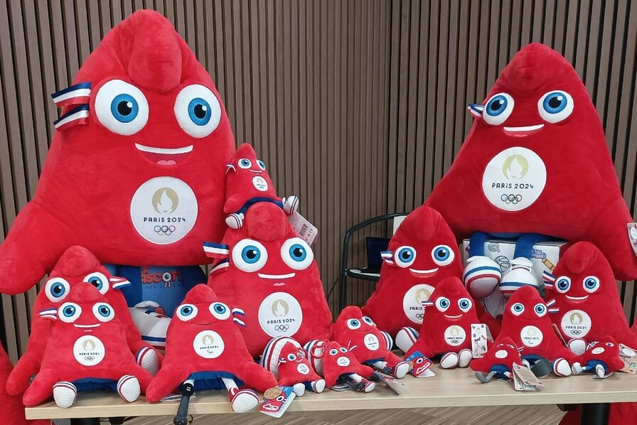 Plush Paris 2024